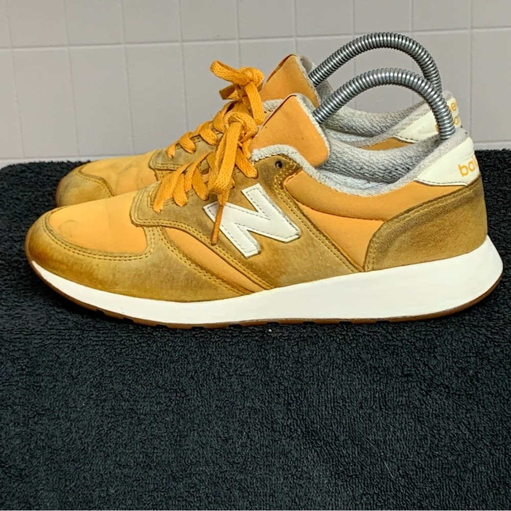 NEW BALANCE WRL420RA YELLOW WOMENS SIZE 8 RARE 420 ATHLETIC SNEAKERS SHOES NICE